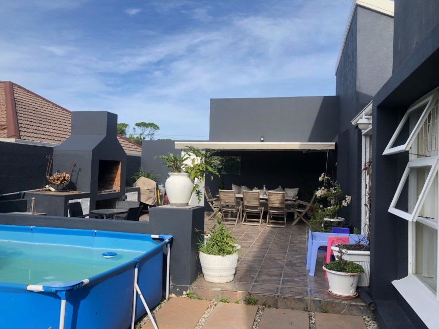 4 Bedroom Property for Sale in Westcliff Western Cape